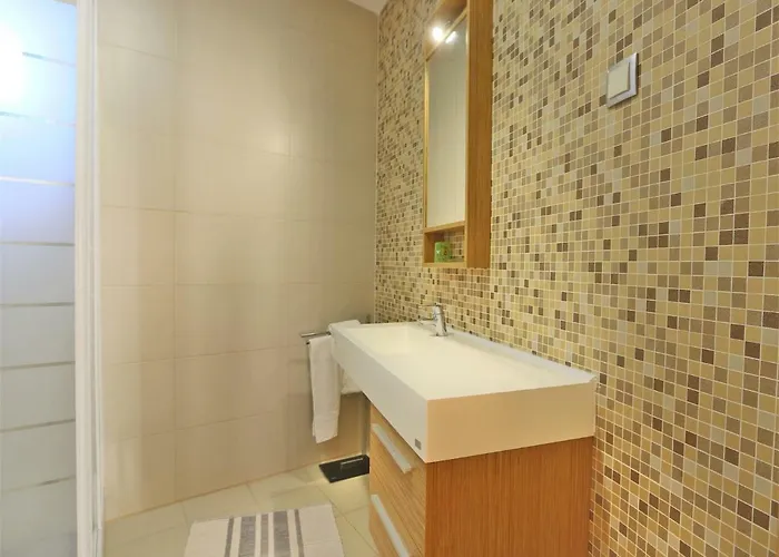 Βίλα V4, Jardins Branqueira4 Near Beach,