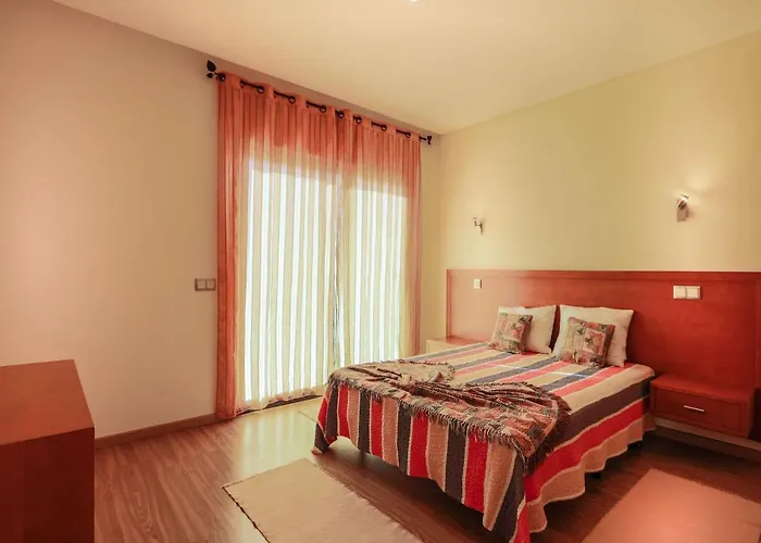 Βίλα V4, Jardins Branqueira4 Near Beach, *